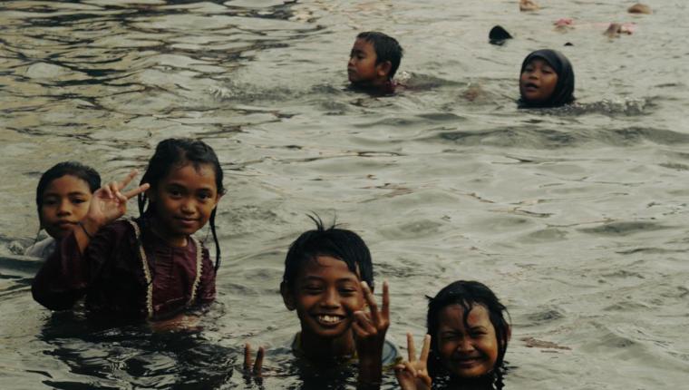 Denyut Kehidupan Masyarakat Pesisir