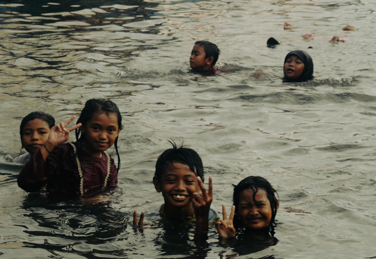 Denyut Kehidupan Masyarakat Pesisir
